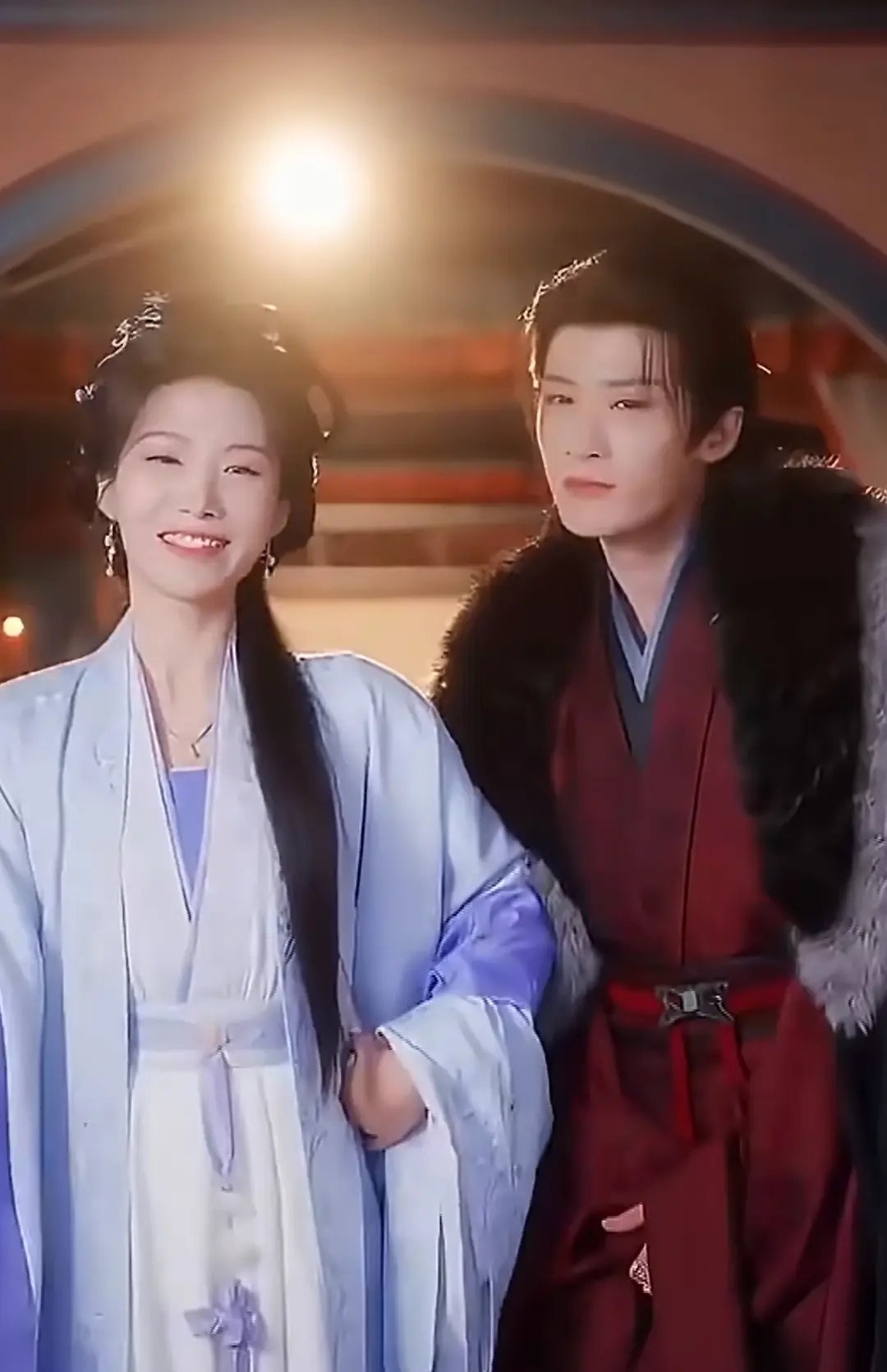 网友吐槽檀健次肩膀都没卢昱晓宽像两个姐妹