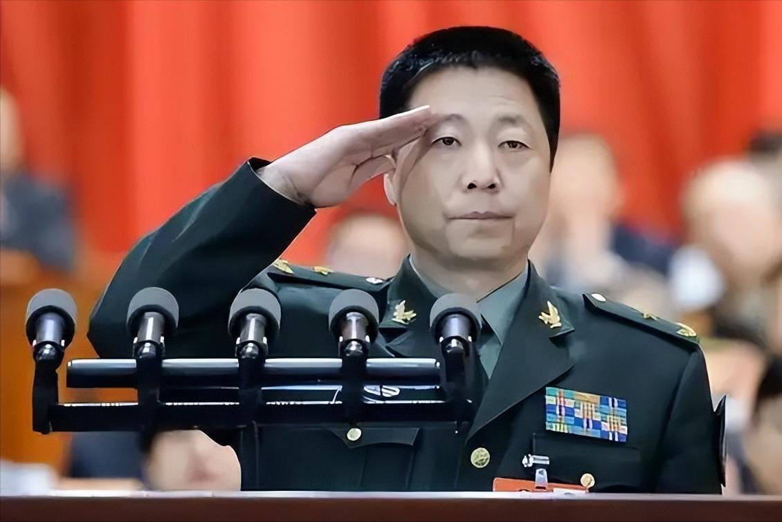 杨利伟退休待遇揭秘：没有巨额奖金，只有“终身金钟罩”……网上一直有个说法，杨