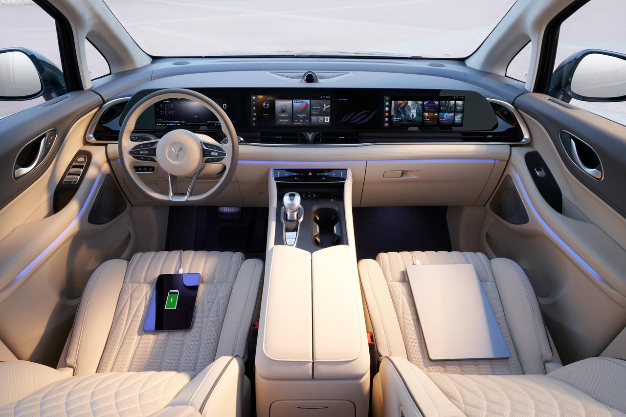 11月，岚图品牌各车型销量情况：1：岚图梦想家9027辆2：岚图FREE