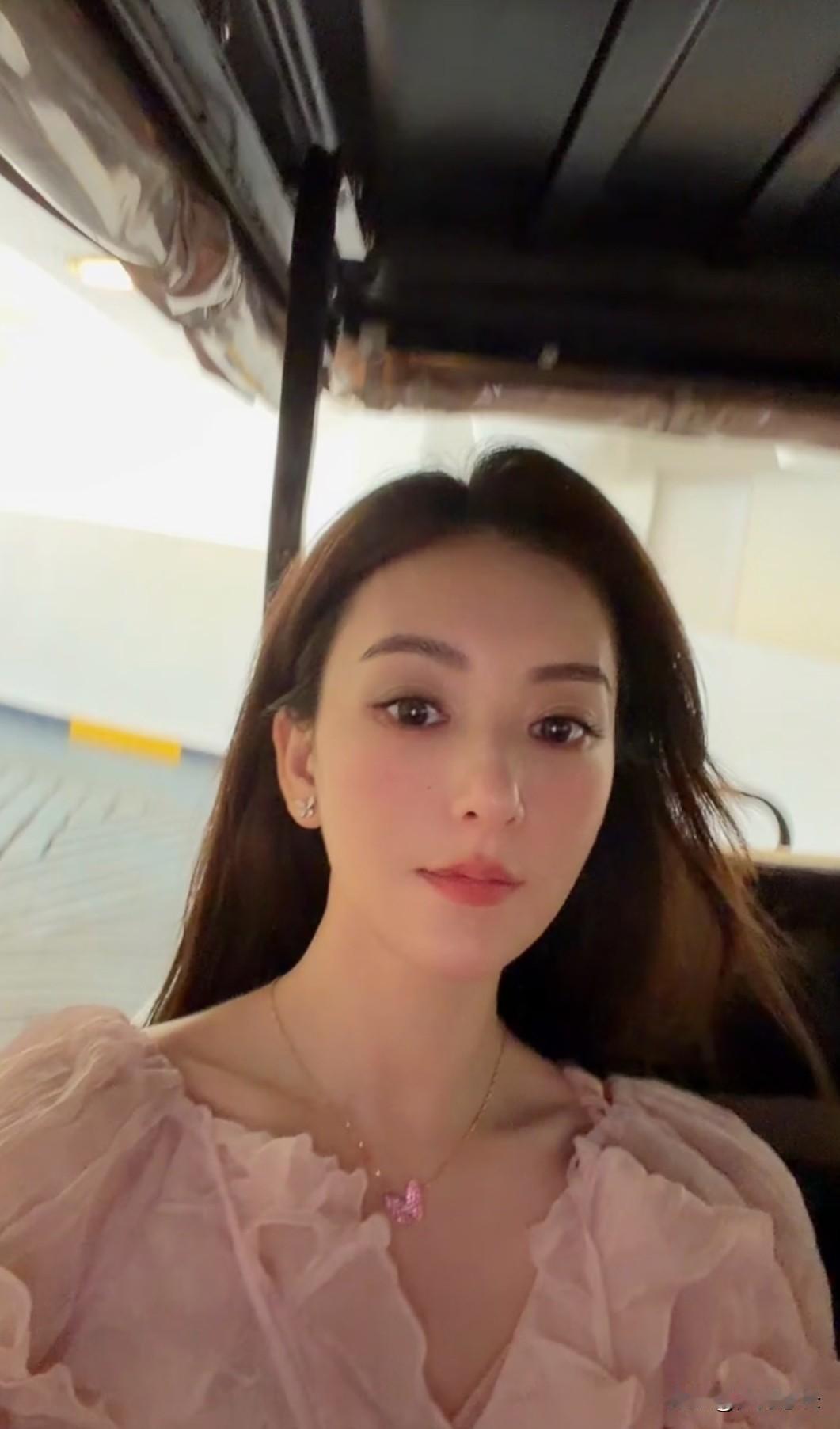 10万的项链+42万的手镯，方媛给所有“嫁得好”的人打了个样！很多人觉得