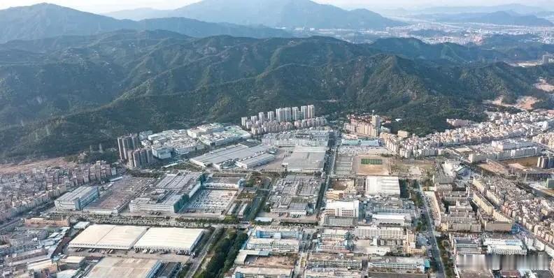西方把技术卖给中国，后来为啥后悔了几十年前，西方把很多技术和工厂搬到中国，当