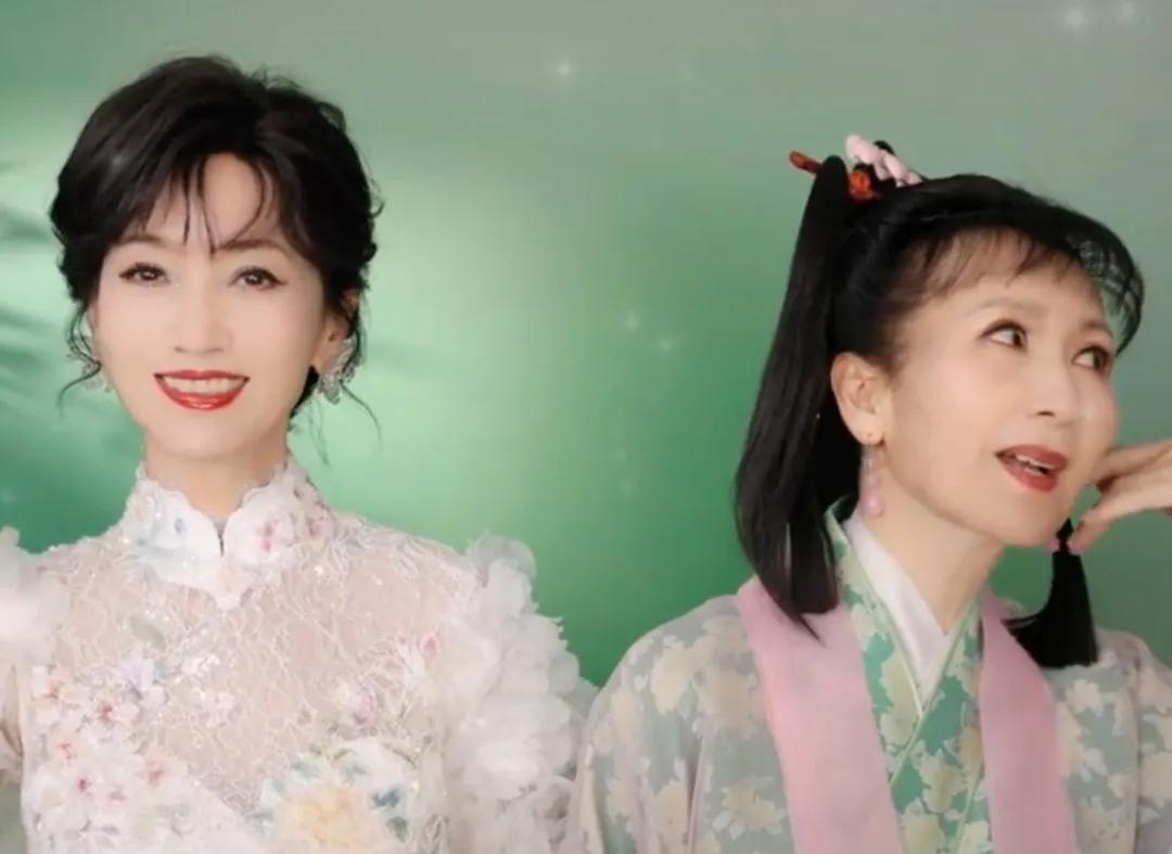芝姐说过，自己之所以不再穿白娘子的戏服，是因为现在不论体态相貌颜值，还是神韵和状