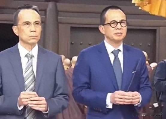 豪门两种人生：李泽钜负重，李泽楷逍遥。同为李嘉诚之子，人生轨迹却天差地别。李泽钜