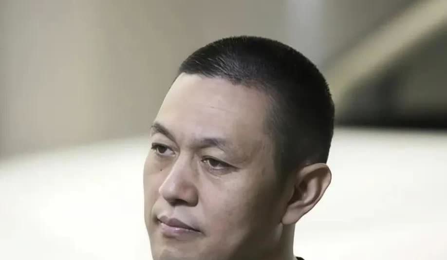 蔚来一季度成绩单，数字有点吓人。卖出4.2万辆车，营收120亿。但亏67.5亿！
