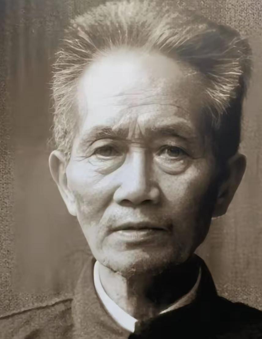 1950年，开国上将杨勇收到一封来信，信中说：“我还活着，能不能给我安排个工作。