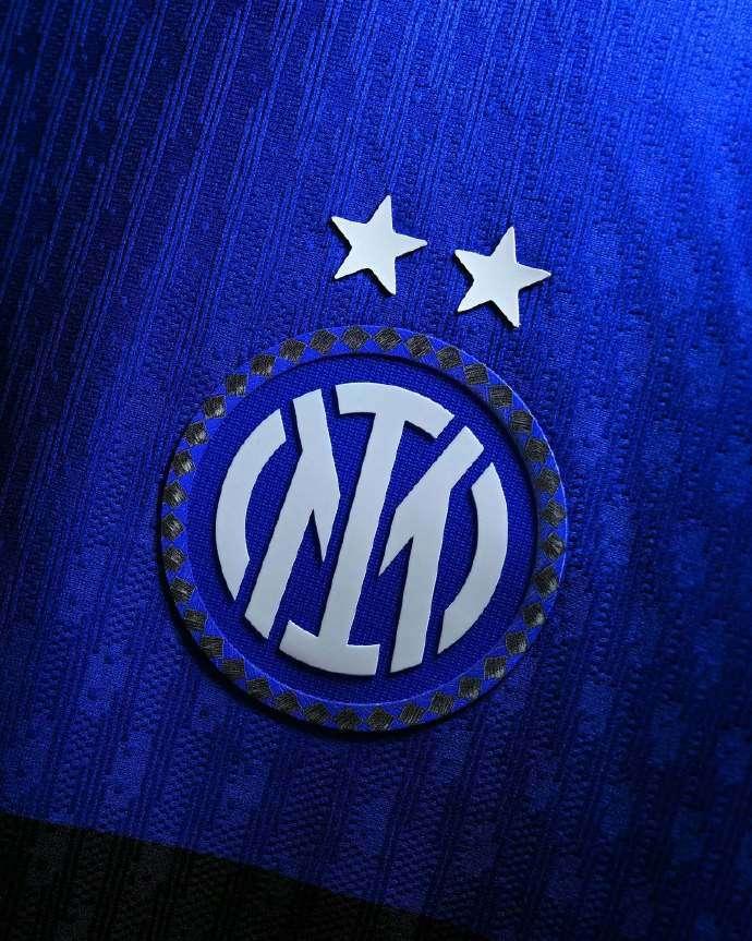 虽然阿森纳前两个进球都有运气成分，但必须承认热苏斯真是好前锋。那种不是机会的机会