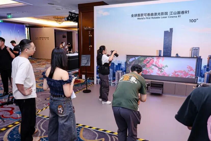 百吋之上, 为什么是激光显示在定义客厅的下一个五年?