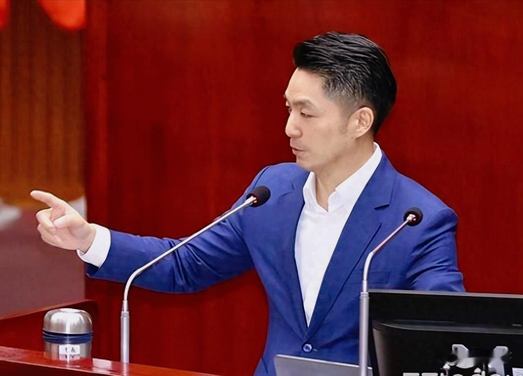 蒋万安本来可以稳稳连任，民调领先沈伯洋20多个百分点，施政满意度近7成，怎么突然