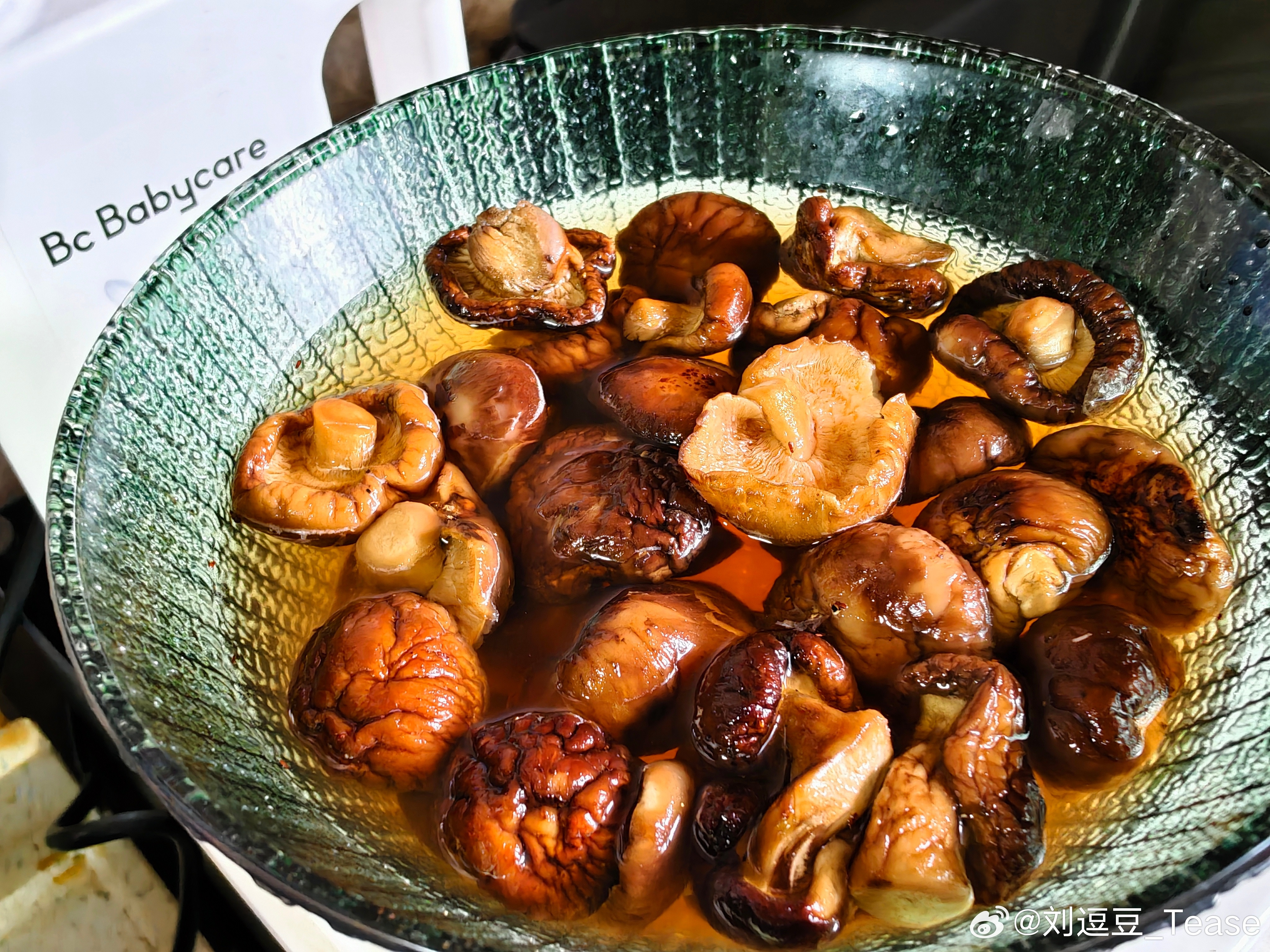 最近有点馋卤肉饭了自己买了块好的五花肉晚上搞起！懂行的人看到红葱头已经流狗水了我