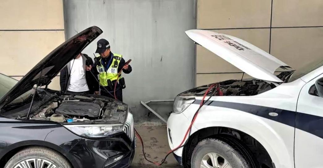 “男人有泪不轻弹！”浙江宁波，男子突然被公司辞退，在车里煎熬了7天，不想告诉家人