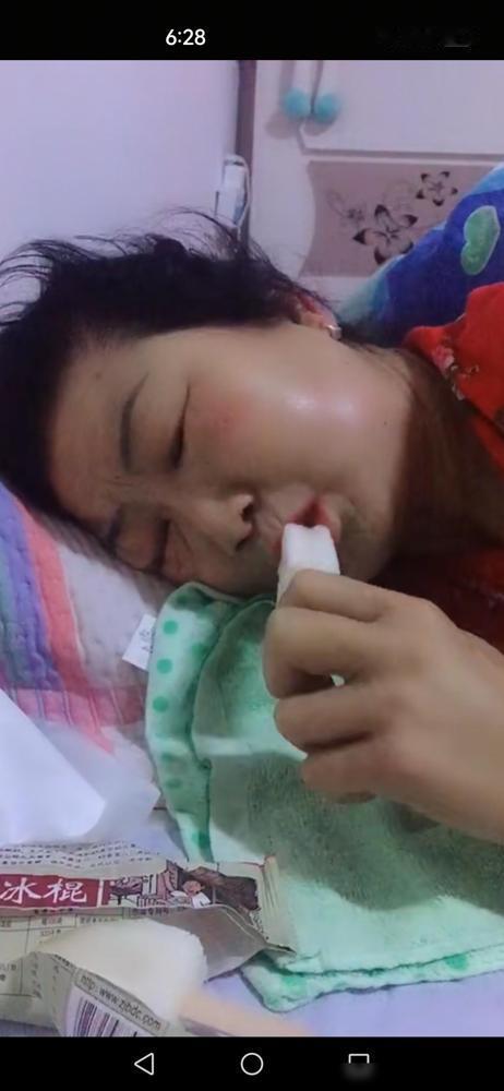 泪酸！妈妈癌症晚期，天天不想吃饭，靠营养针续命，身体越来越弱，光吵吵着说心里热，