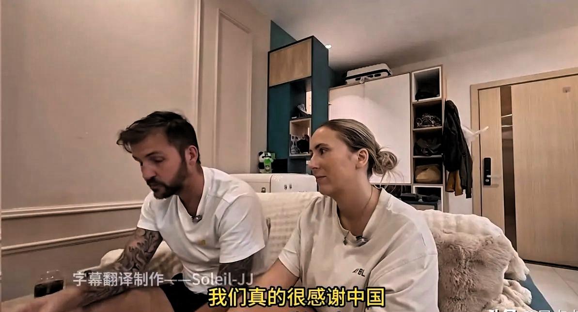 一位英国女人，在广州医院看医生，进到检查室后，就把自己衣服都脱完。她说虽然尴尬，