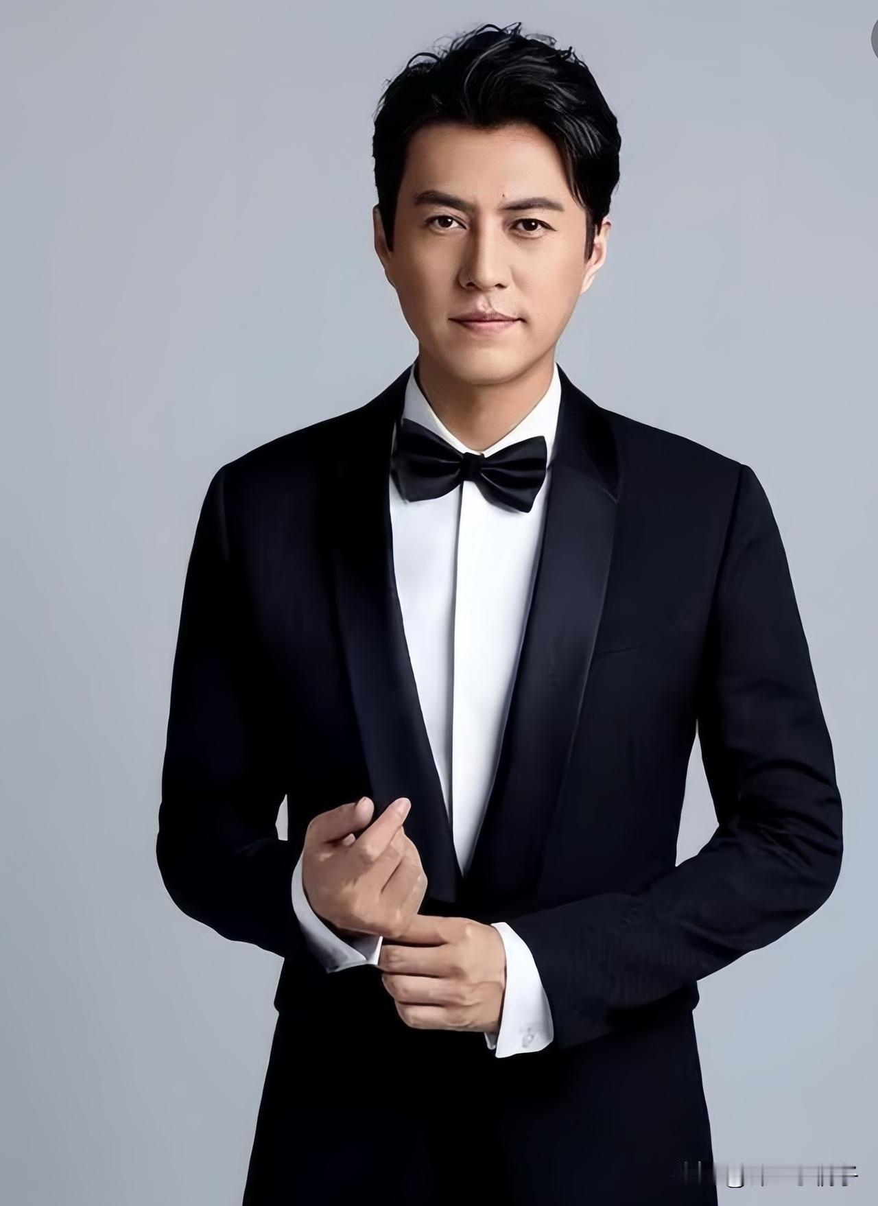 娱乐圈这回最无语的，我看非靳东莫属了。本来好好的想镀个金读个博，结果这学业眼