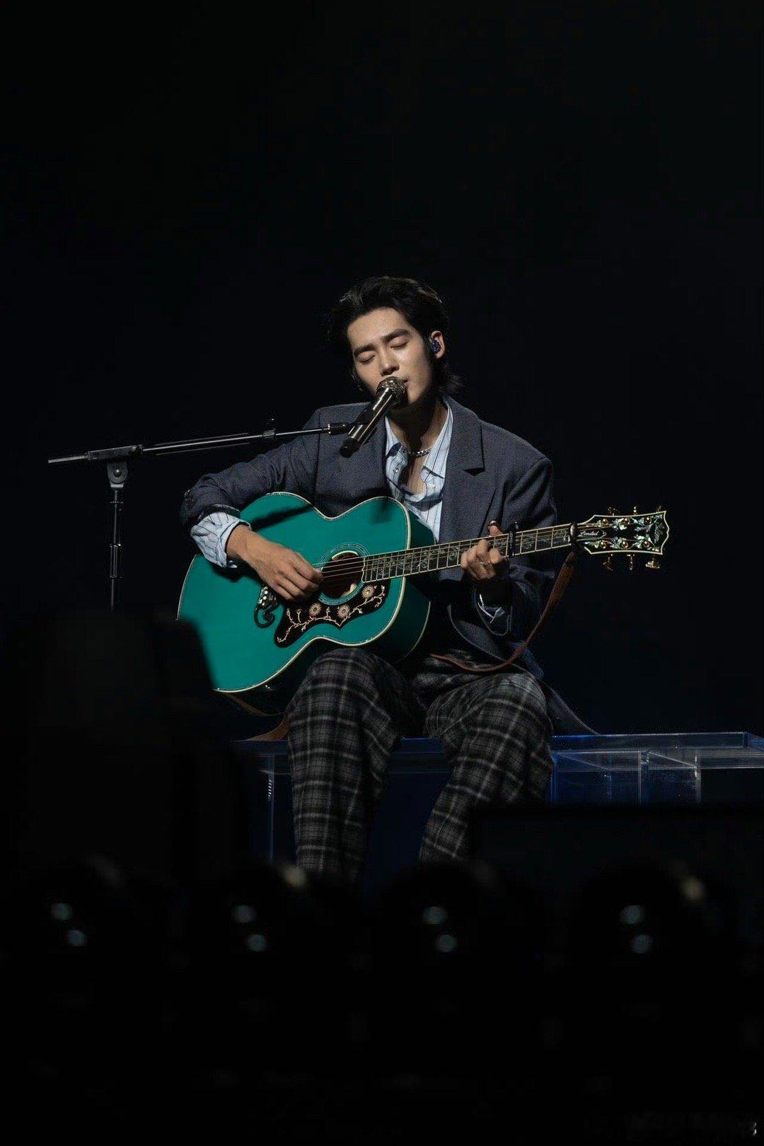 于适想要于适手搓续集果然，真正的创作人不会等待。于适想要《适诗》的续集，就亲手