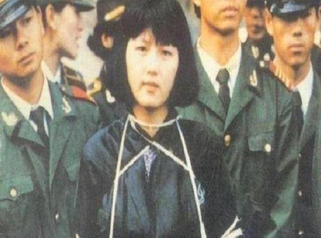 1991年，20岁美女陶静被押赴刑场时，要求取下避孕环，警察：可以。为何她要做出