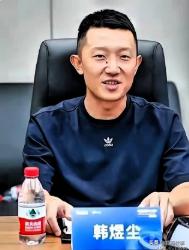 勾搭科大讯飞高管的人也不算是贤妻良母。从她聊天记录中的虎狼之词来看，即使不出轨