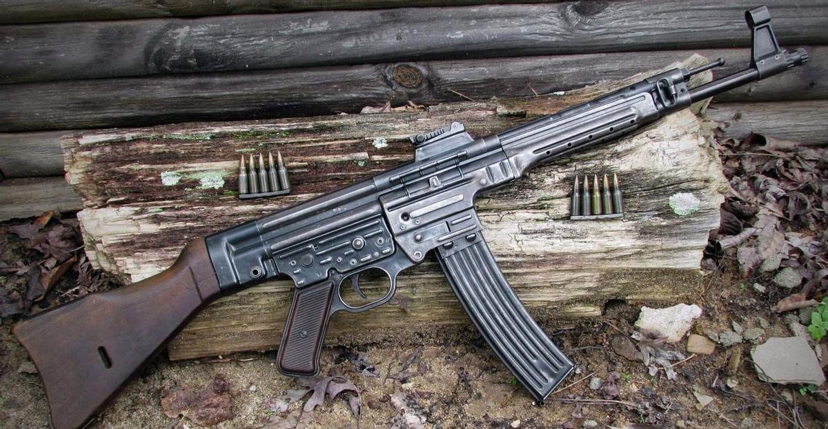 1943年，苏德战争中，苏军意外发现死去的士兵身上，竟然有3、4个密集弹孔。以德