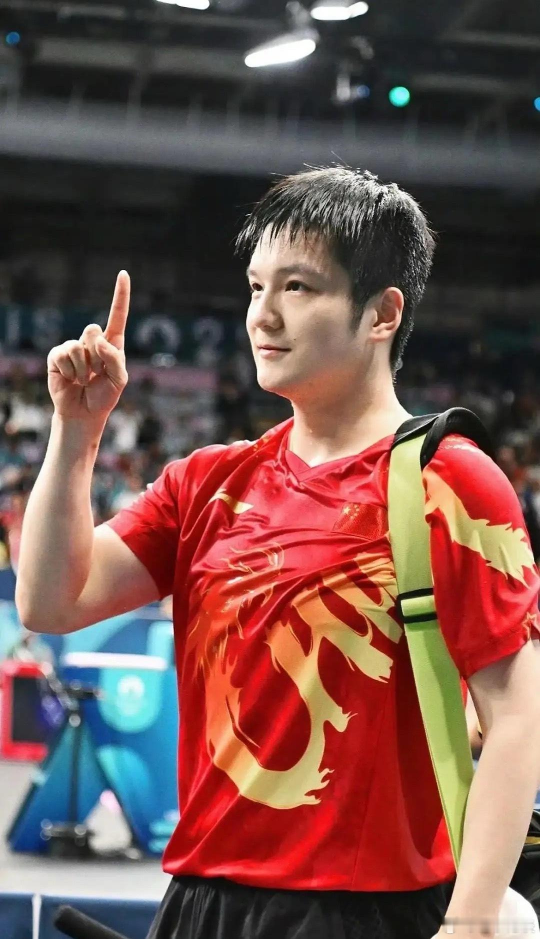 樊振东最近有2个“心愿”：第一个是帮助德甲萨尔布吕肯乒乓球拿到联赛冠军，在德