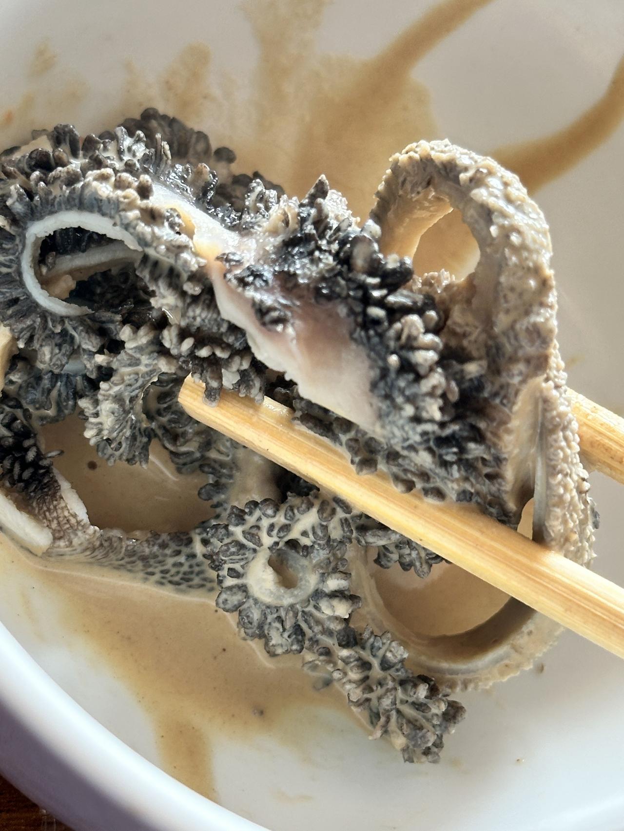 为北京小吃正名，北京有一道传统小吃叫爆肚，且有不同的部位。虽说价格不低，但很多人