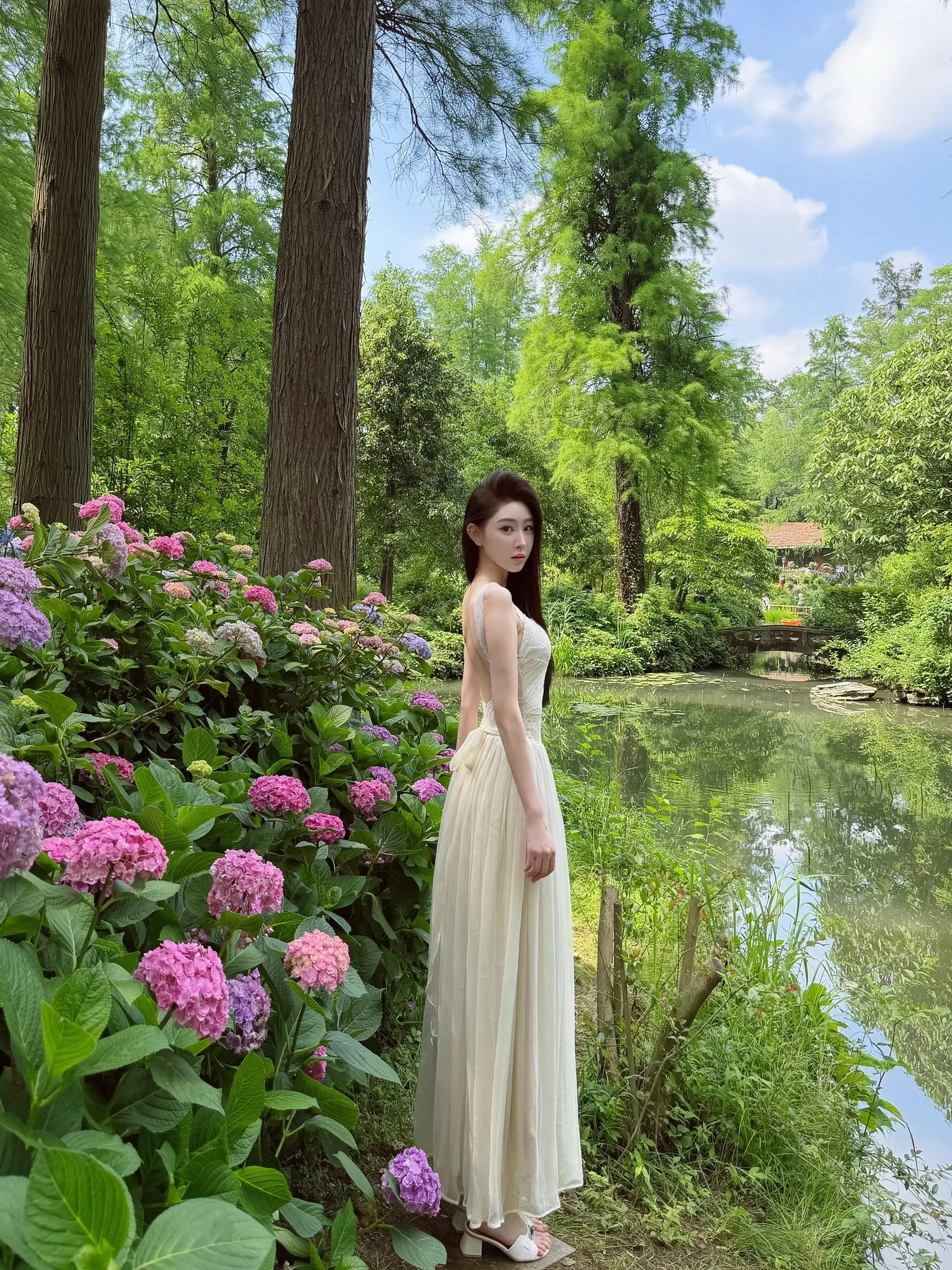 🫧爱丽丝梦游仙境。那天我闯入莫奈花园，阳光穿过花簇洒下，仿佛朦胧的油...