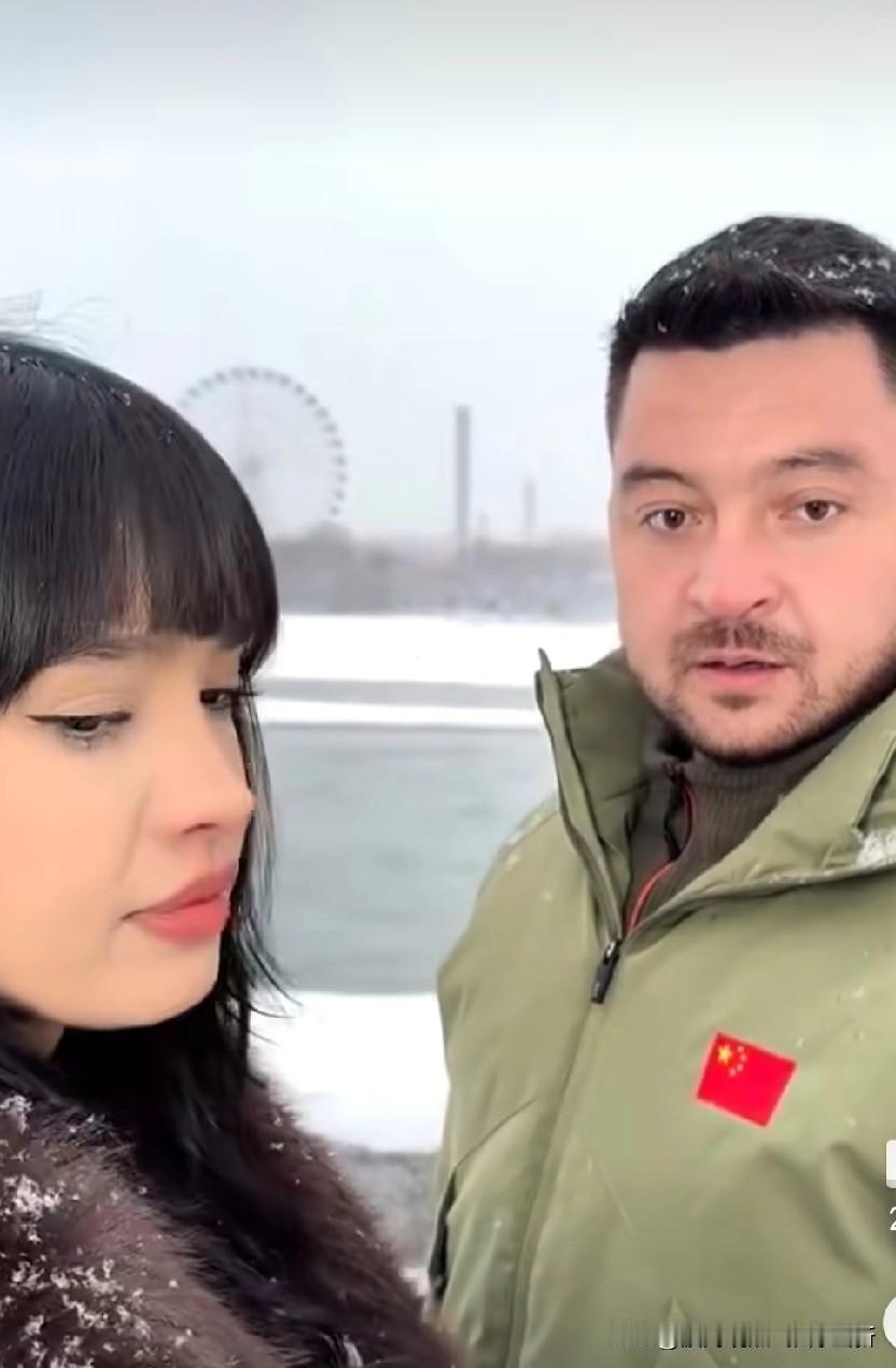 荣耀属于乌……乌鲁木齐！乌拉！乌拉！