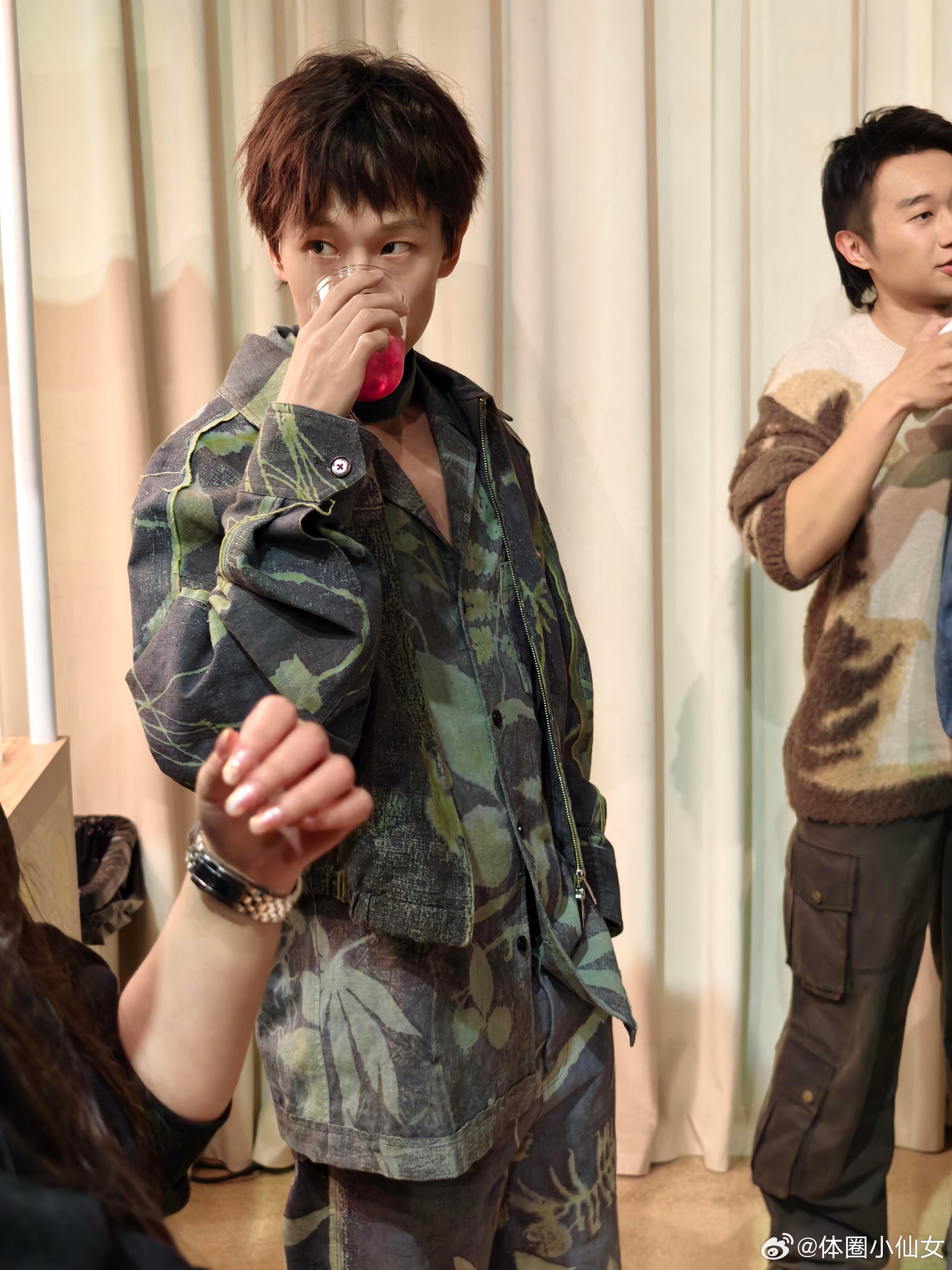 看完秀的林高远松弛可爱！