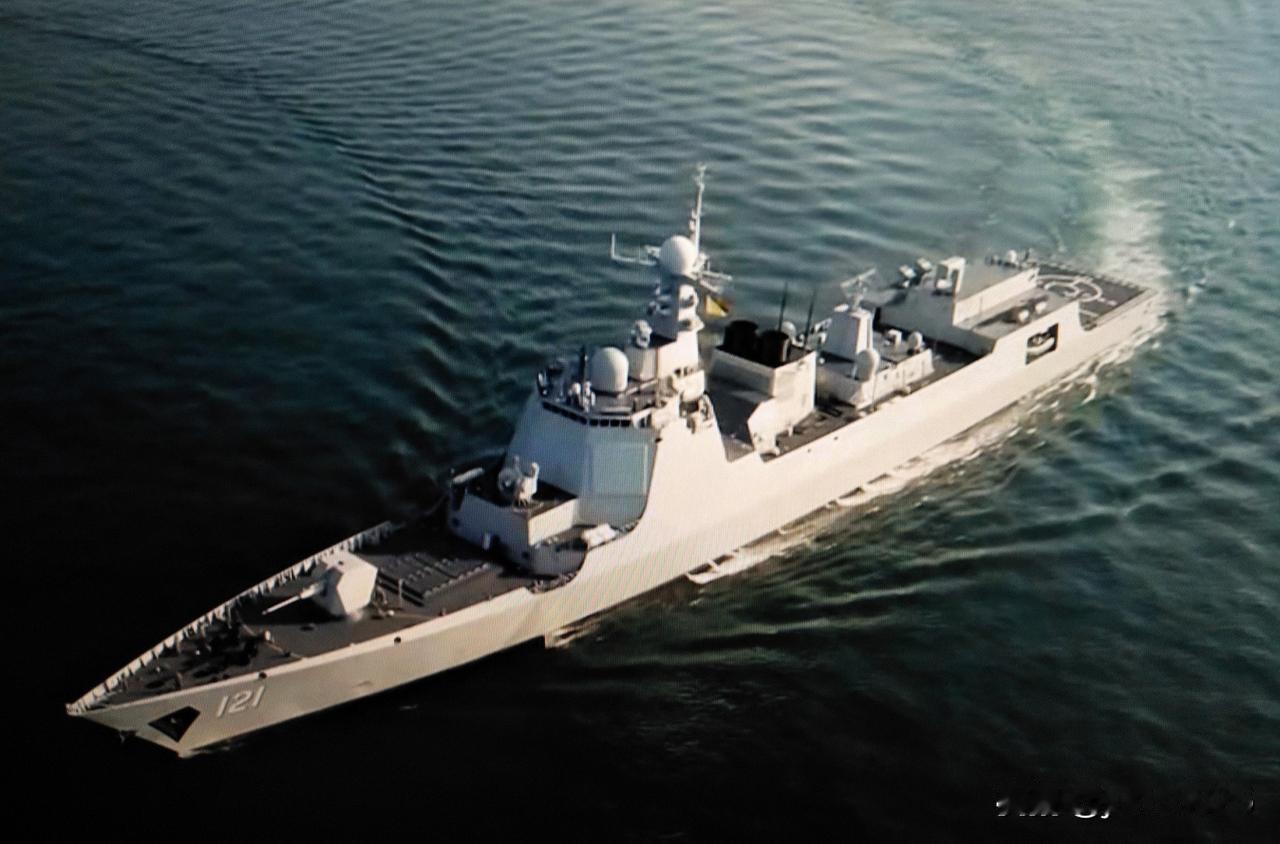 一天一舰：121号齐齐哈尔舰121号齐齐哈尔舰属于052D型驱逐舰，2015年