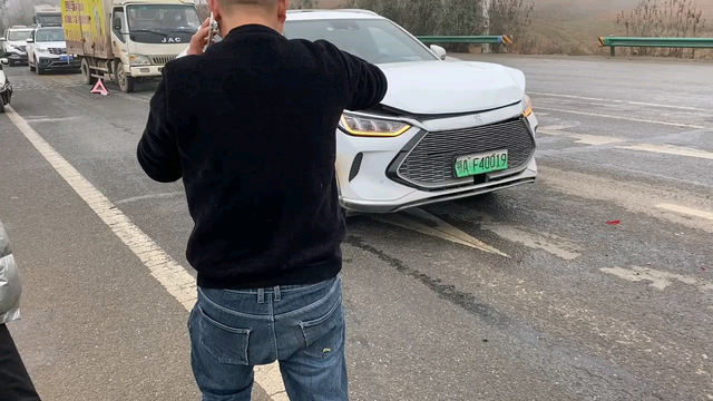 刚换完电池，又因质量问题第七次维修啦失速换完电池一个来月，车子又坏了，这次是第