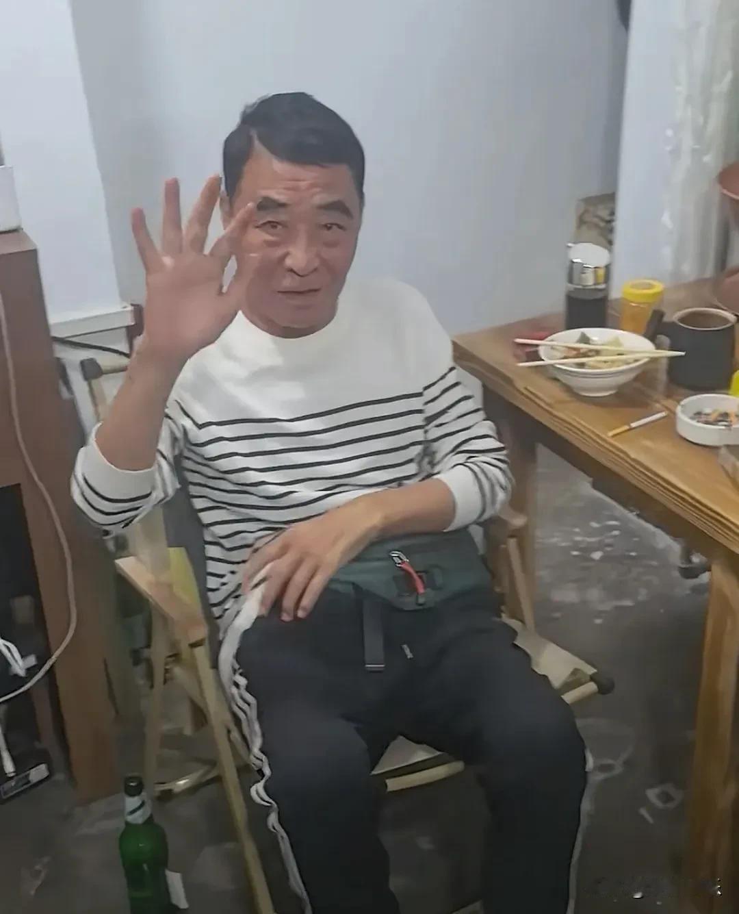 被迫追债百万的老戏骨王双宝近况属实有点“惨”了！60岁的老戏骨王双宝，最