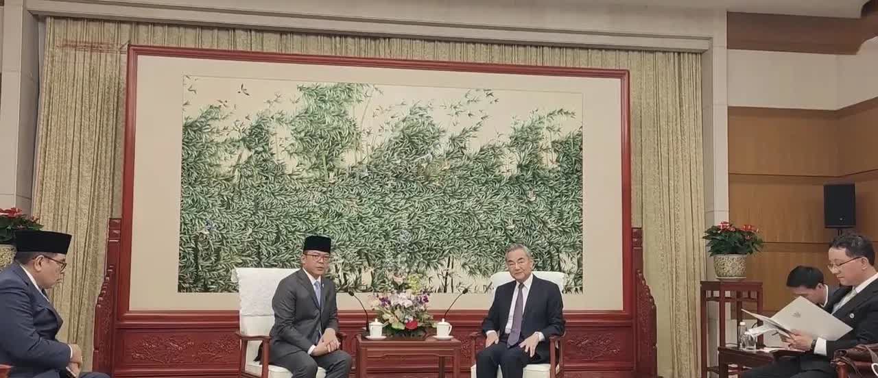 中国和印尼谈妥了尽管印度尼西亚国内局势不太乐观，但总统普拉博沃依然委托外长苏