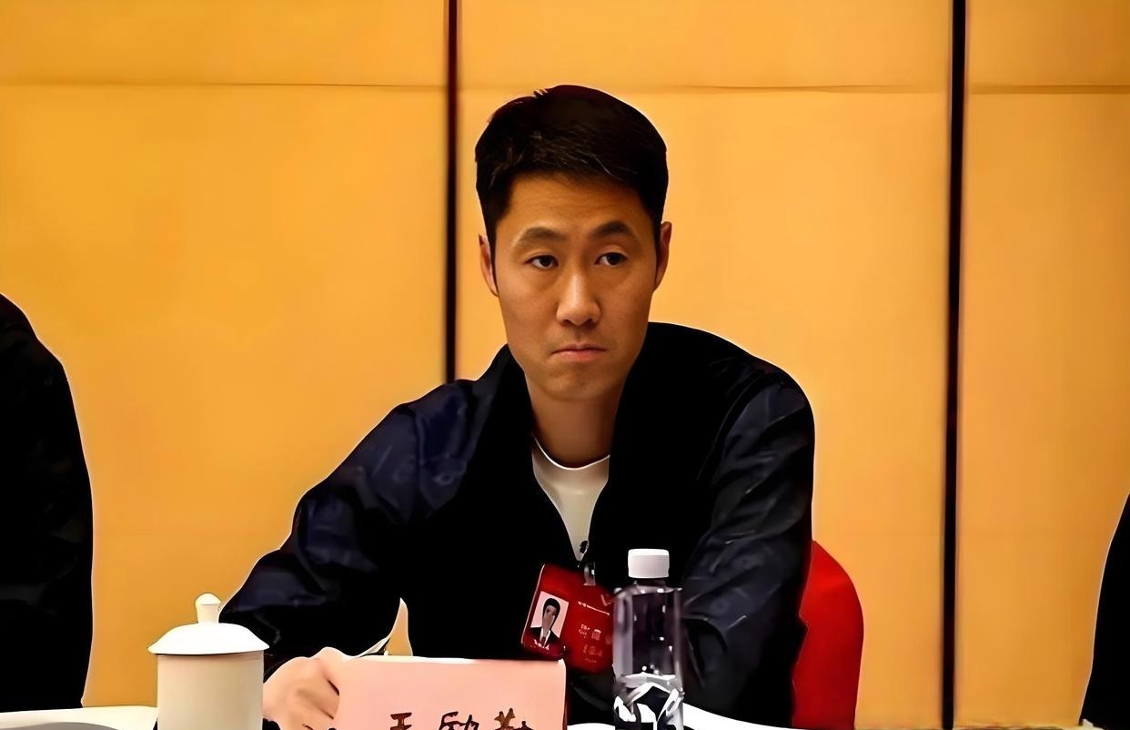 王励勤家零食柜曝光！蛋白棒当零食，全麦饺子皮过年…这自律程度我服了！原来他随