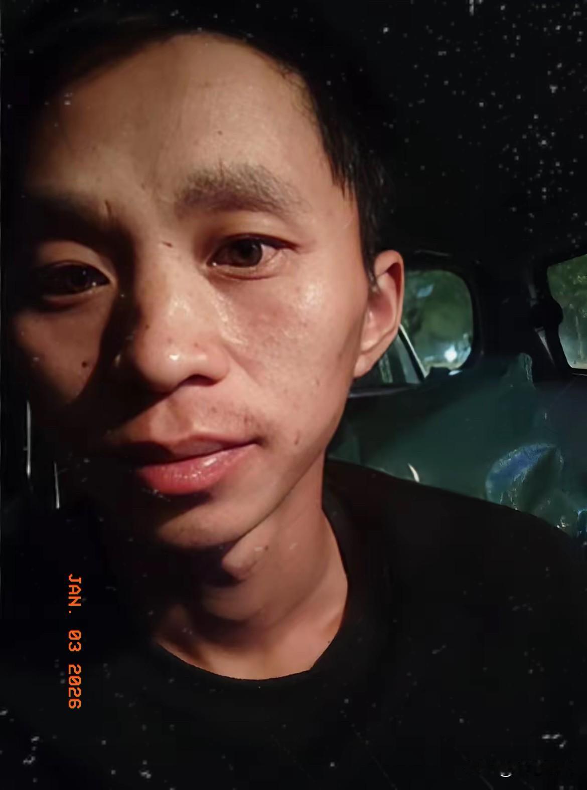 朋友欠我三万拖两年不还，拉黑他那天，他发朋友圈感慨借钱的是恩人，要债的是仇人