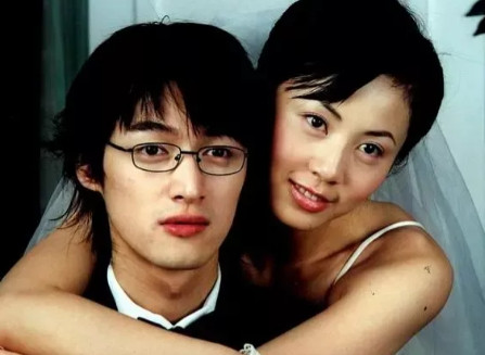 2006年，正在上课的黄磊突然接到了妻子孙莉的电话，只听孙莉哽咽的说道：“胡歌出