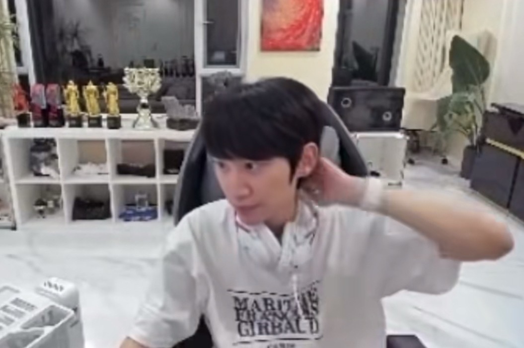 Doinb：TI有可能是我加四个前职业，也不能说是前职业，就是现在没队的职业选手