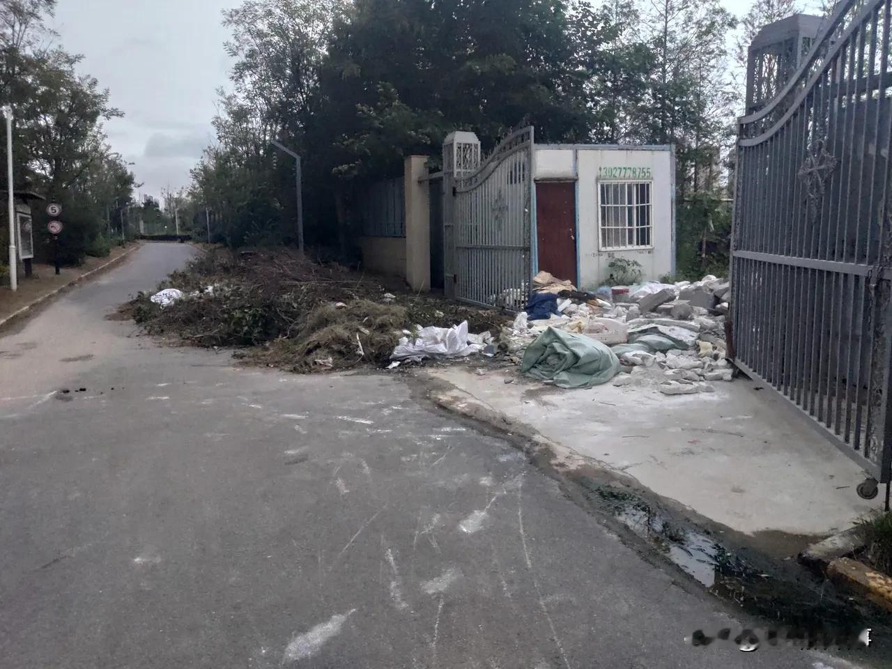 郑州市中原区这个回迁房小区问题真不少！管理上好的没学会，坏毛病倒是不少，难怪大多
