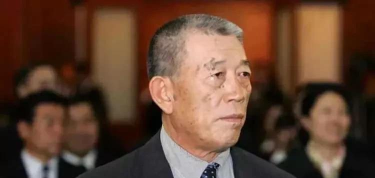王震之子执掌中信20多年，晚年到新疆投资3年，一生从未有过败。王震大将军的公子