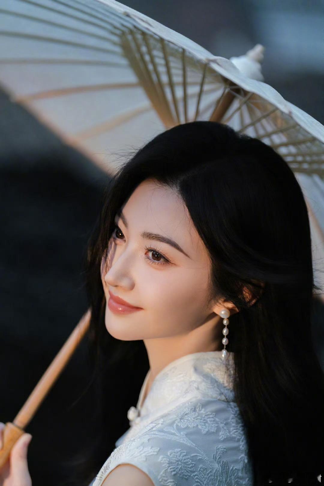 景甜好古典的美完全是江南烟雨美人~可不可以拍部民国剧啊[yea