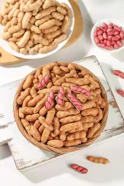 山东青岛花生价格惊现“冰火两重天”！平度好货一吨破万抢破头，胶州通货却卖不动，背