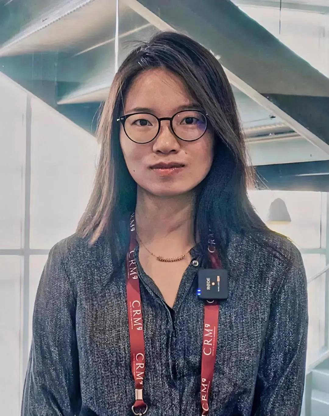 我突然理解了王虹为什么不结婚，不是没有追求者，而是35岁的她明白，婚姻不是她