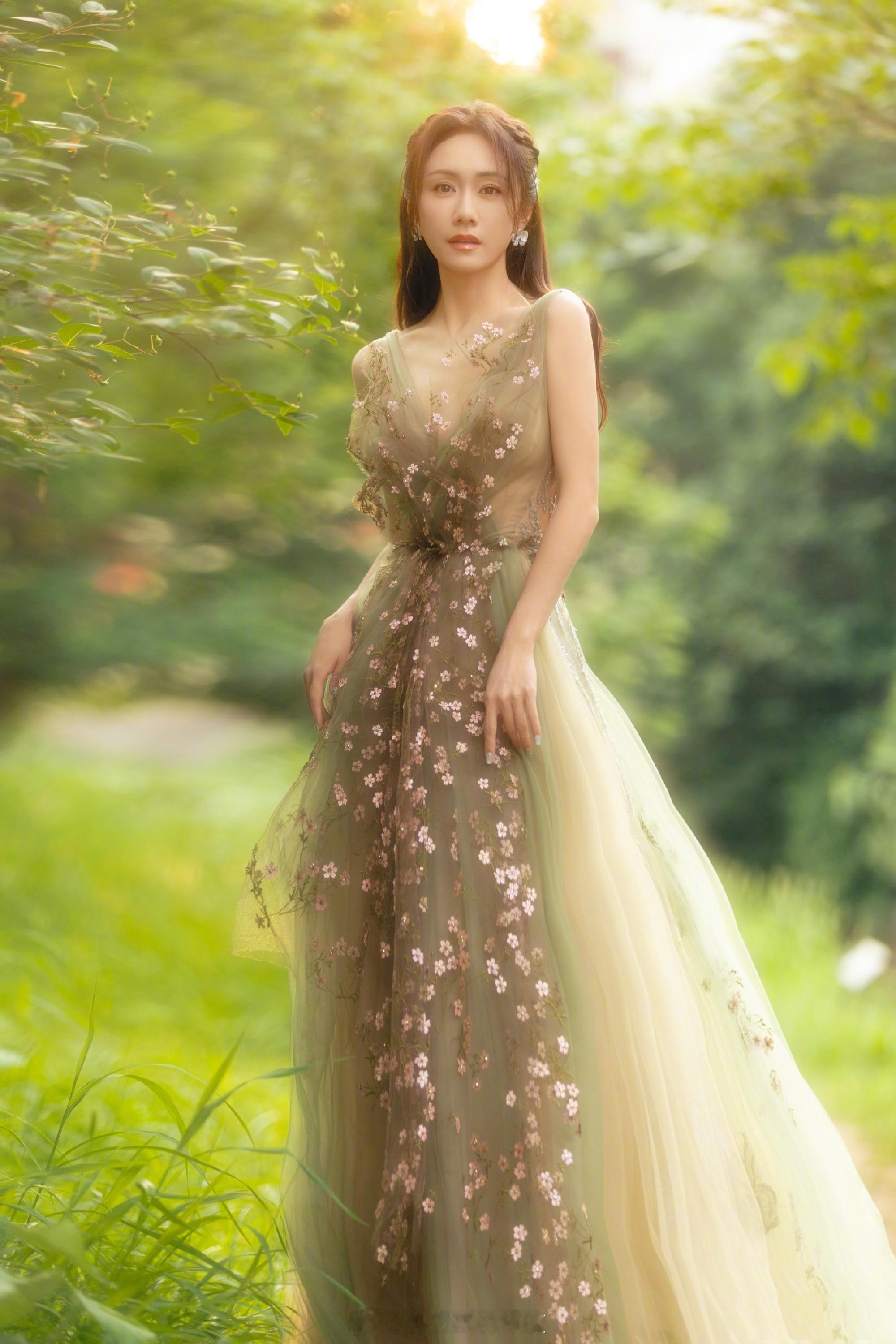 刘芸朦胧酷美​​​