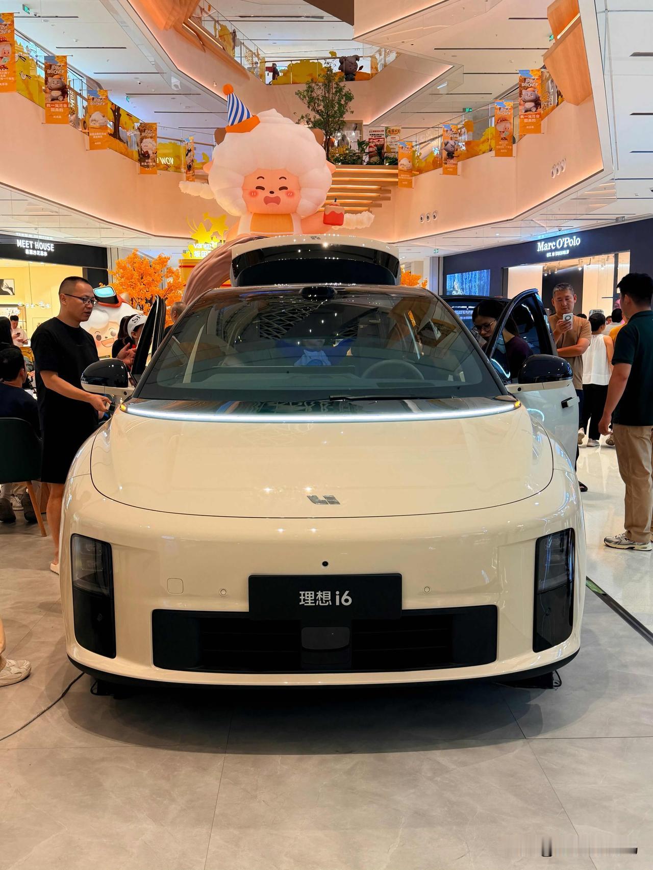 今天来试驾了下理想L6Max年底会推城区智驾还顺便看了看i6主要最近降