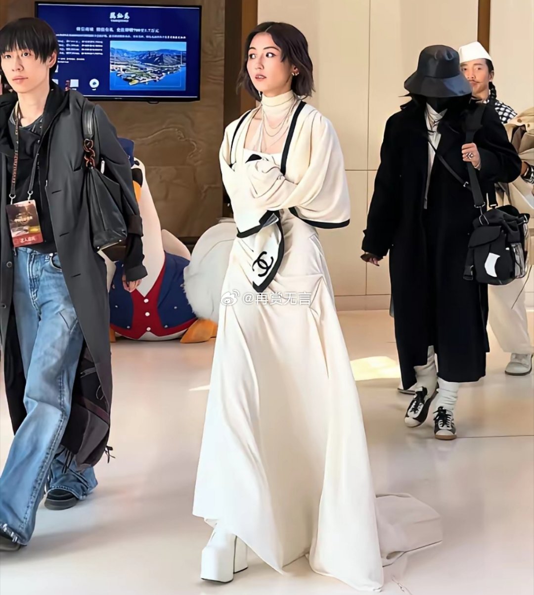 这么美的00花，焉栩嘉就没有后悔吗？