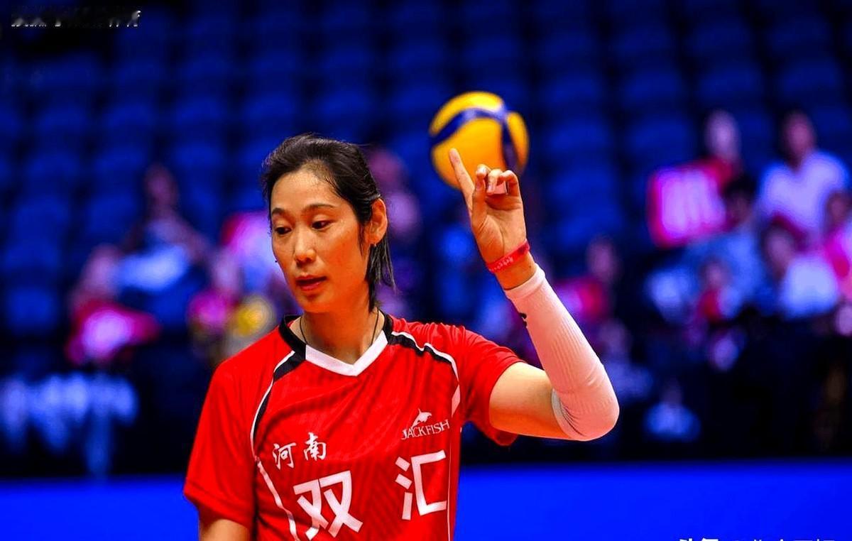 更是五味杂陈输球那一刻，我盯着屏幕里朱婷揉腕子的动作，心里堵得慌，可转念一想