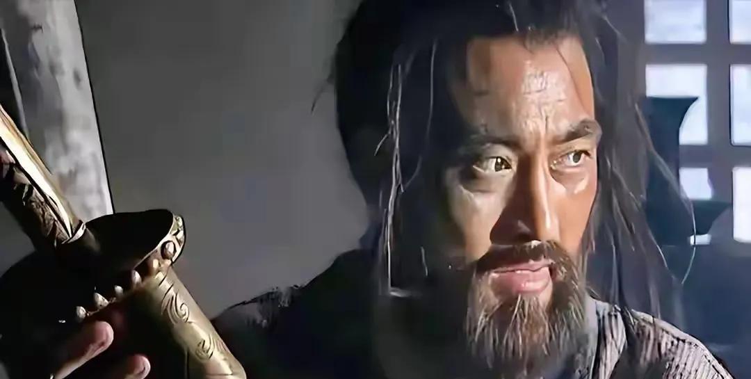 青面兽杨志在弄丢花石纲后的操作真迷。丢官后，四处洒银子打点，等到高俅那时已经没