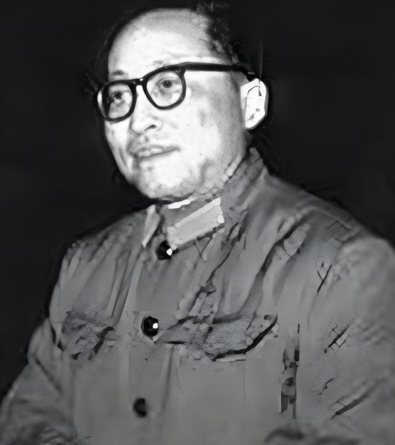 1952年，北京解放军总医院，志愿军铁道兵三师代师长黄振荣，问30岁女军医