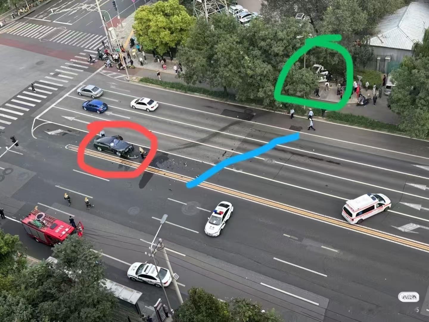 卧槽，听说震哥撞了？​​​
