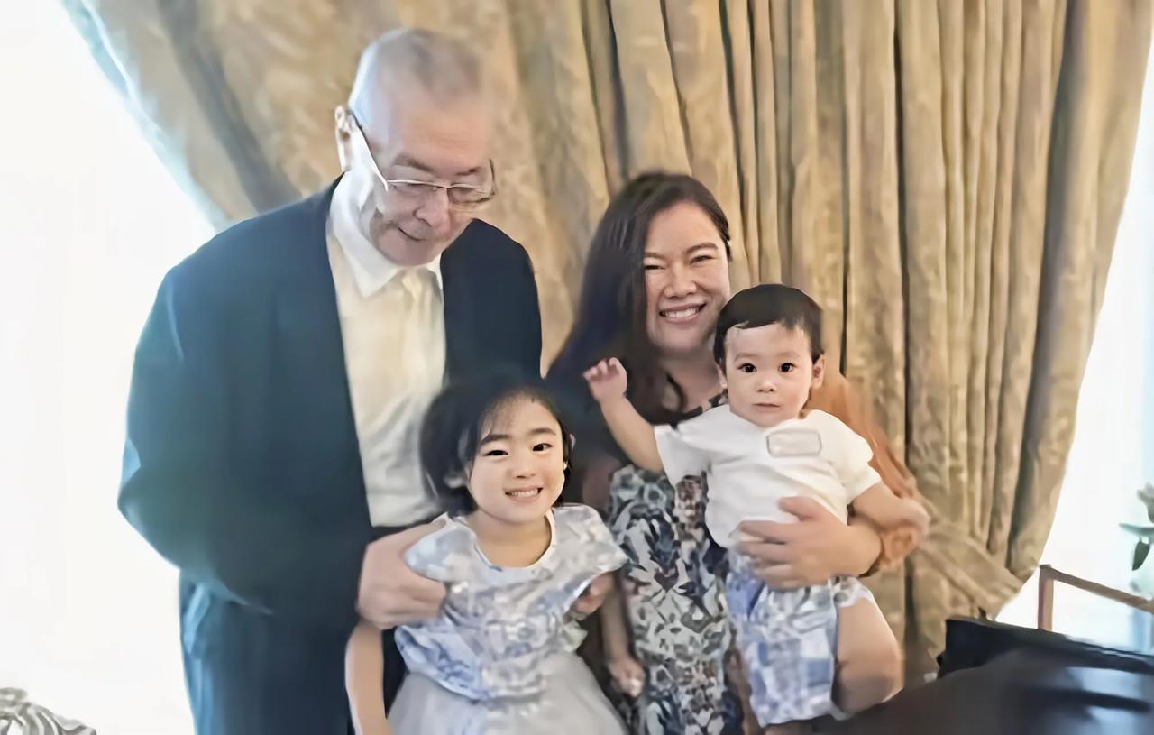 86岁的刘诗昆，“最老新手爸爸”与49岁的孙颖定居美国很幸福86岁的钢