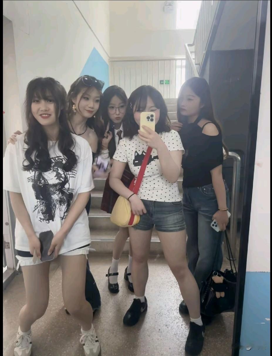 喜欢左二左二最漂亮不接受反驳