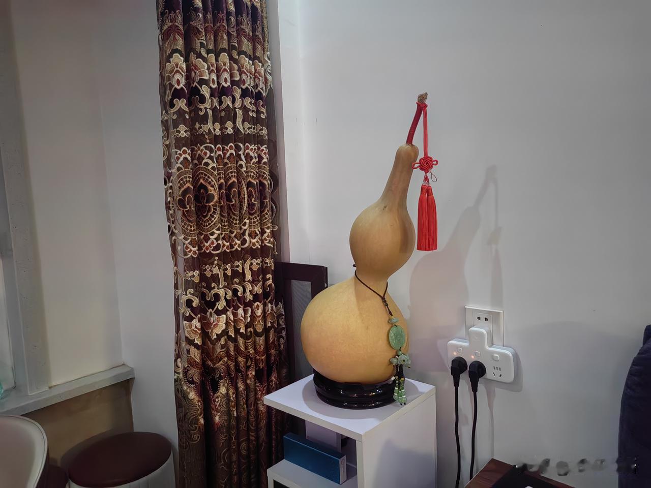 老公给钱花，你们会拒绝吗？我就是这样的傻蛋。昨天老公对我说，他手机里已经有8