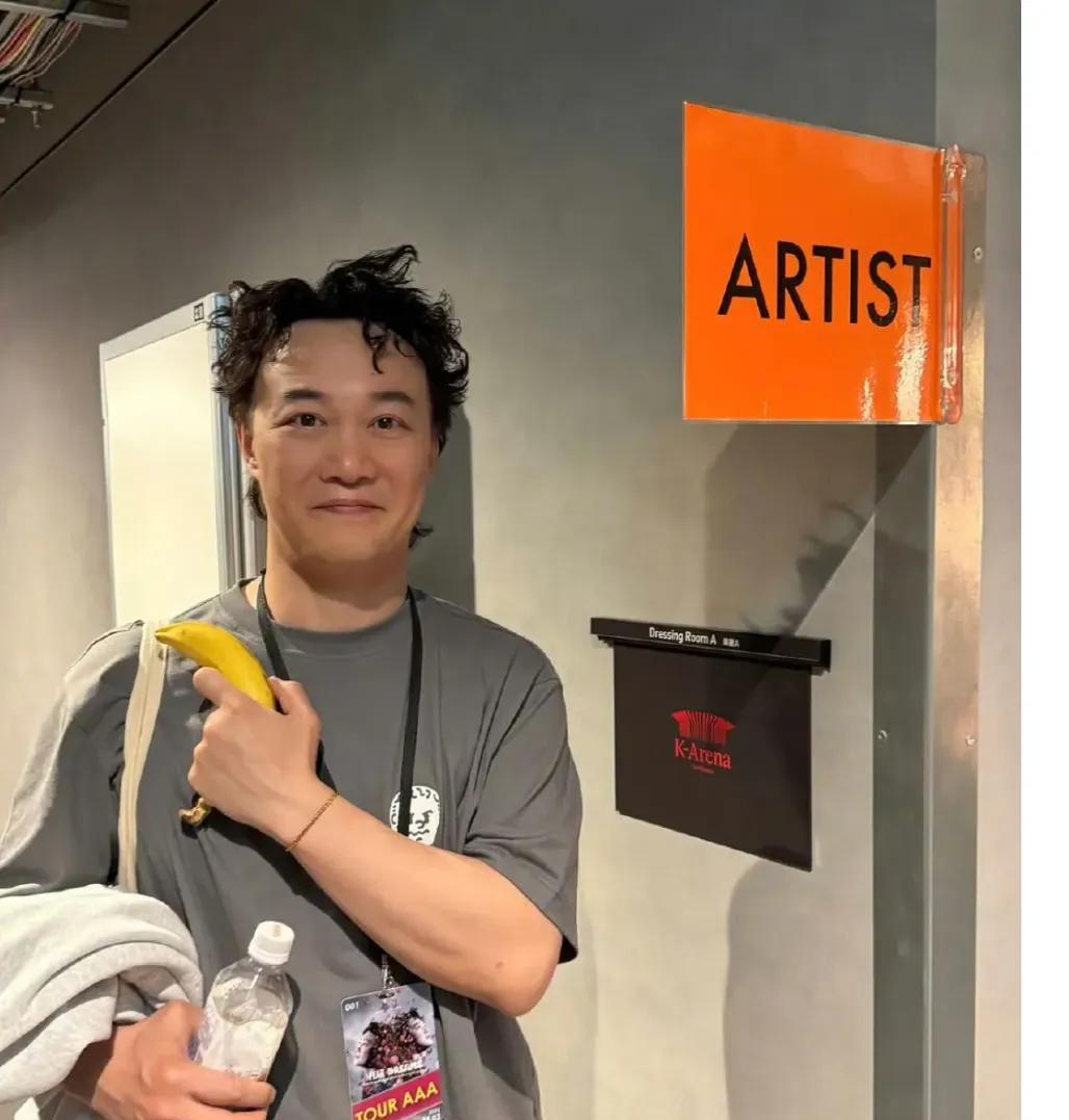 我怀疑过团队想冷处理也怀疑过明星不愿露面万万没想到，陈奕迅居然就用一顿饭终结